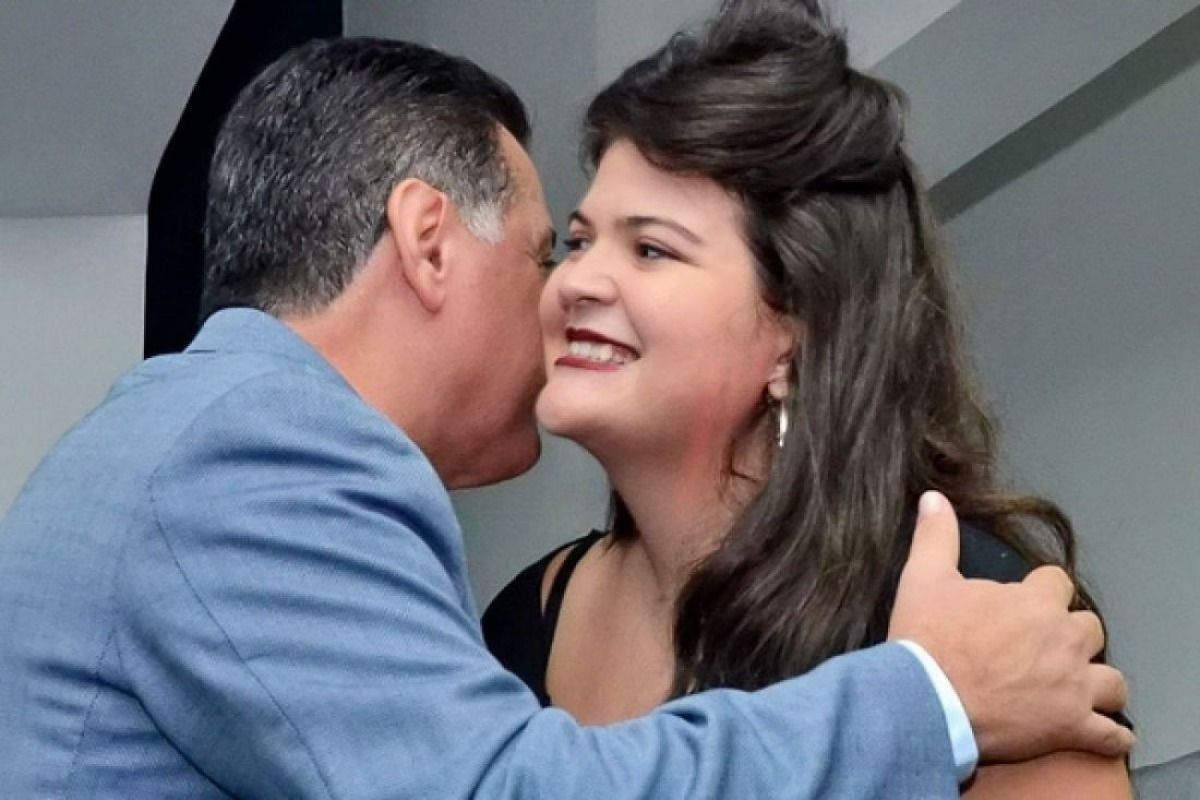 Aava Santiago mantém silêncio sobre investigações que atingem Marconi Perillo